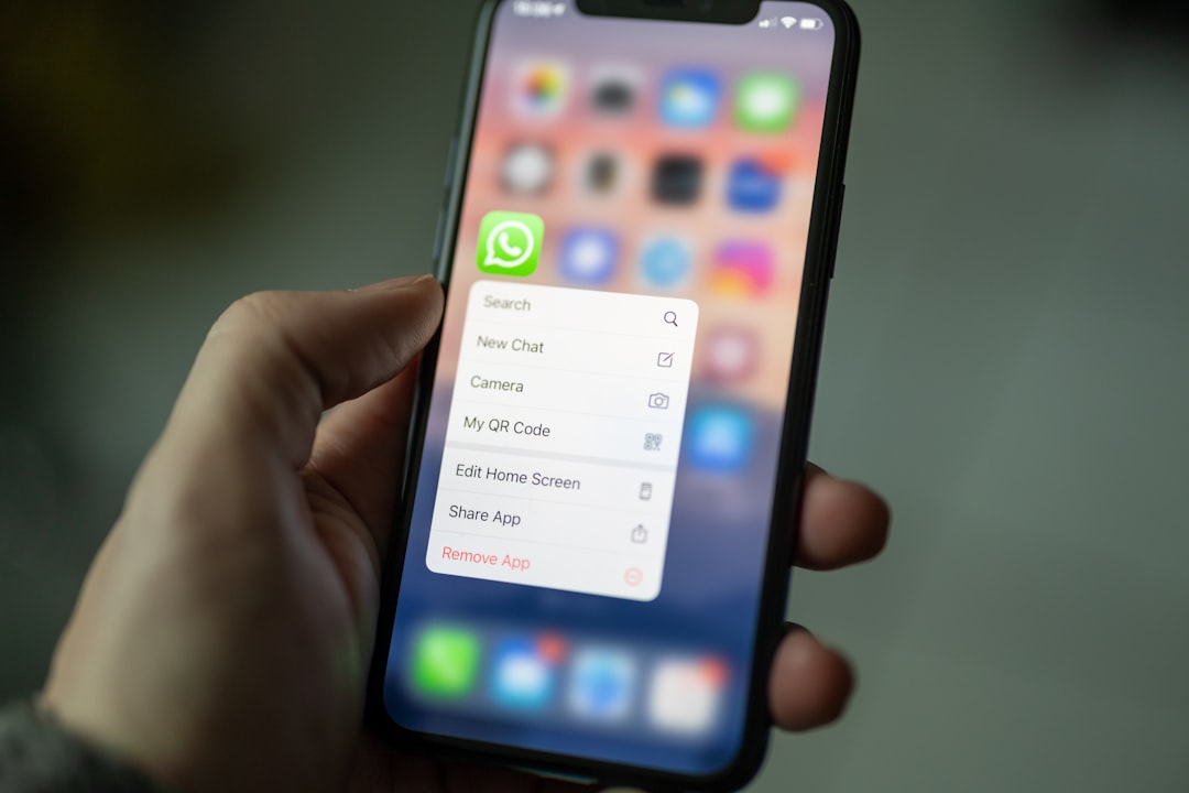 82% das pequenas empresas vendem pelo WhatsApp — e sua agência?