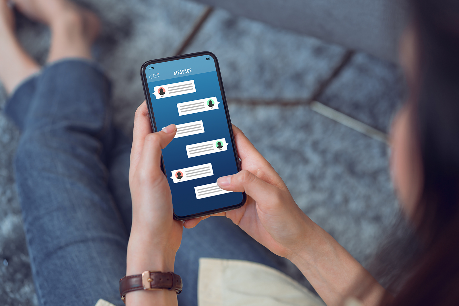Tela de celular mostrando uma sequência de mensagens automáticas de acompanhamento de vendas